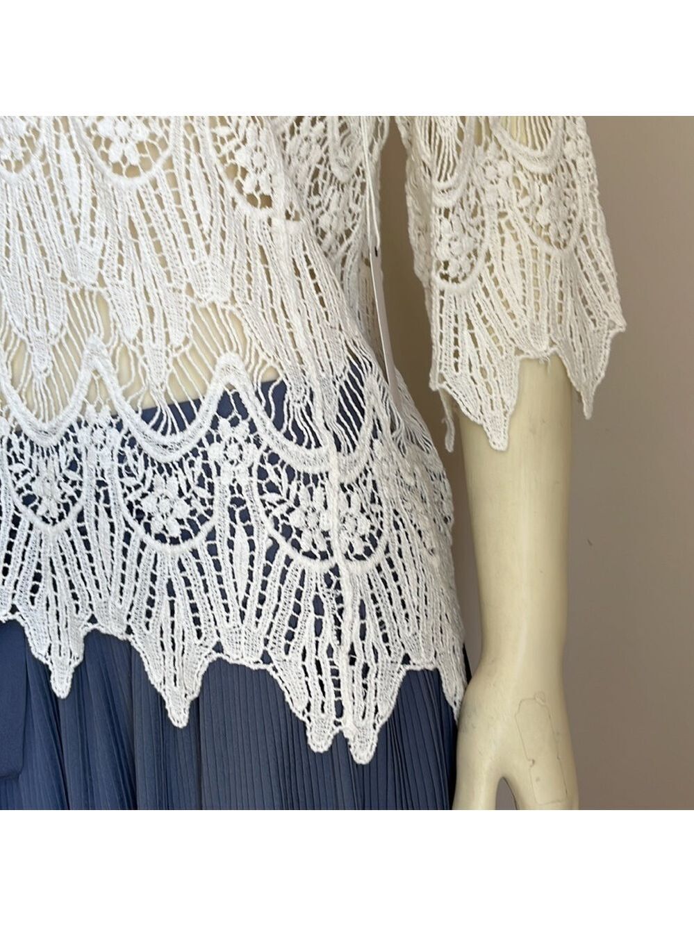 NWT Subtle Luxury Women’s Crochet 3/4 Sleeve Top Boho Glam Cream White S/M - Picture 10 of 14
